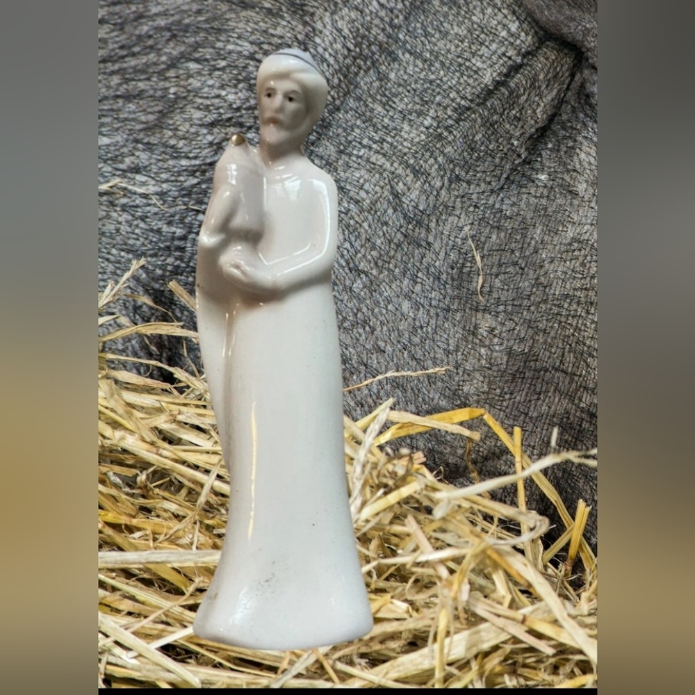 Vintage Porcelain Nativity Set, 7 Piece Ceramic Figurines Christmas White Blue - Picture 9 of 12